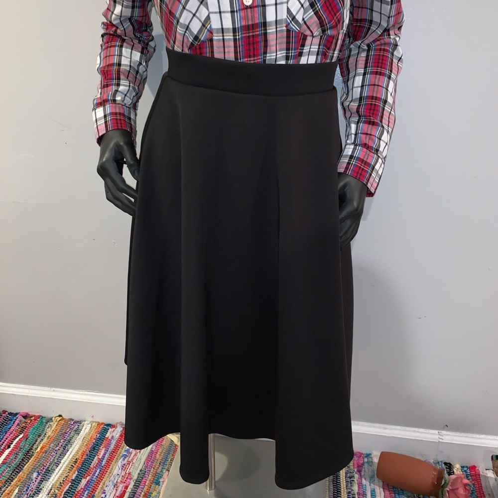 Mid Calf Length Black Skirt S F21 Contemporary